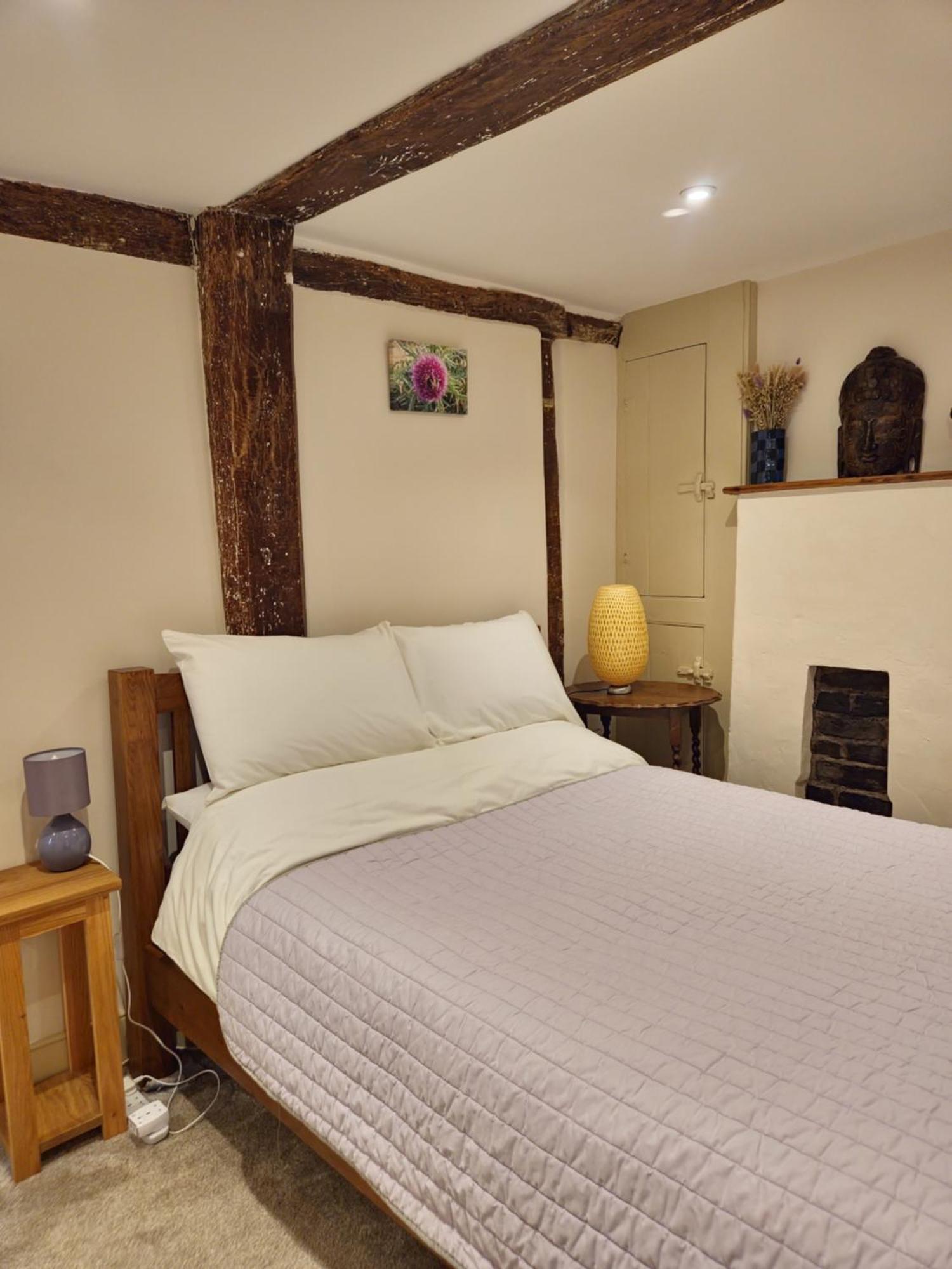 Central Gloucester Self-Catering Flat - A Hidden Gem Exterior foto